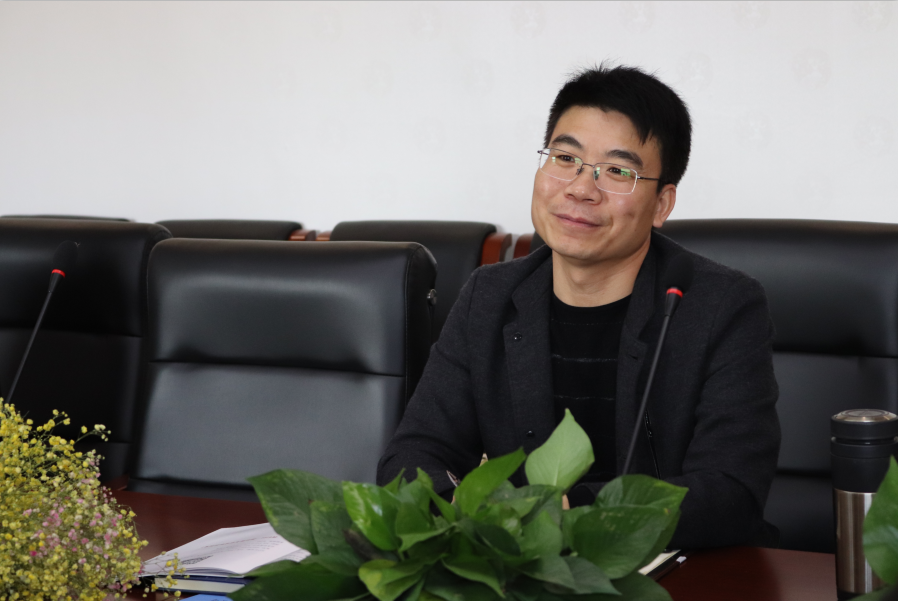 新華區(qū)區(qū)委書記劉建芳蒞臨宏星檢測考察調研